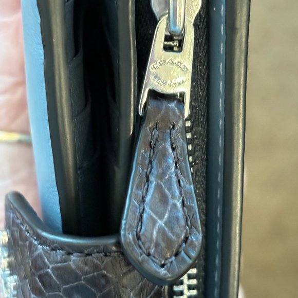 Coach Wallet w/Snakeskin accents - Picture 10 of 12